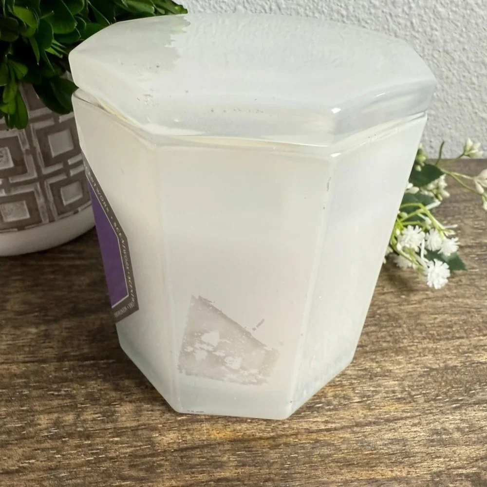 ScentWorx Lilac Breeze Scented Candle 3-Wick 14.5 oz Slatkin & Co Essential Oils